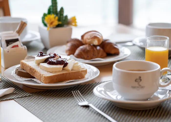 茹拉尔里奥酒店