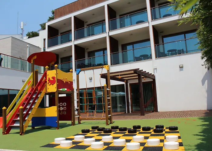 茹拉尔里奥酒店 酒店 4*