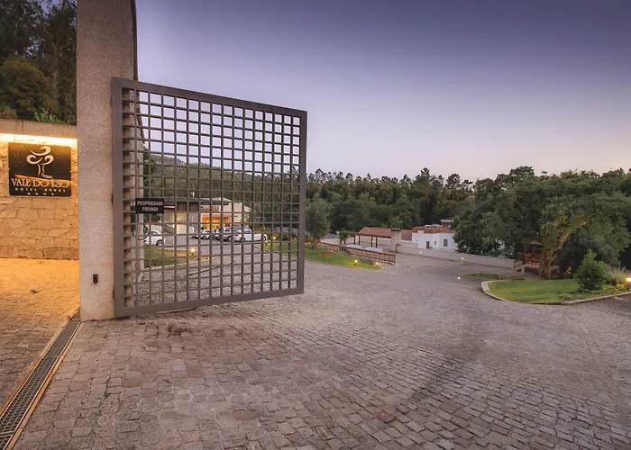 茹拉尔里奥酒店 4* 奥利韦拉-迪阿泽梅什